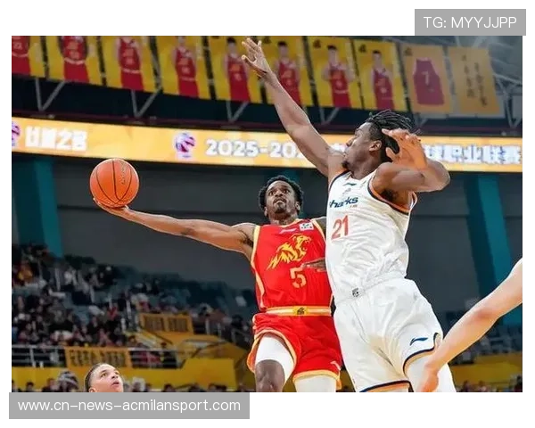 CBA江苏强压内线吸引防守,外线得以不断释放 CBA江苏强压内线吸引防守,外线得以不断释放