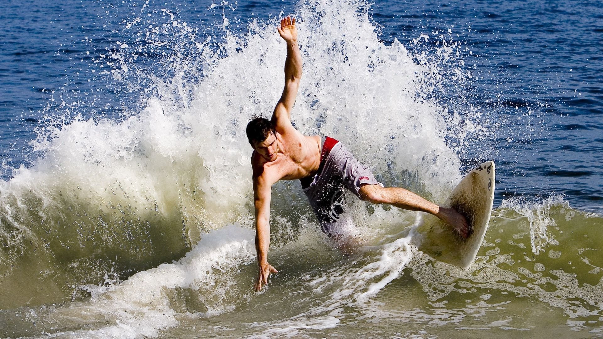 体育新闻中心支持地方特色体育文化内容创作，体育新闻报道策划案